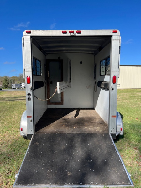 Used 2000 Sundowner 2 horse straight load weekender Horse Trailer