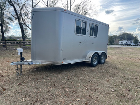 Used 2007 Featherlite Trailers 2 horse slant load w/ dressing room Horse Trailer
