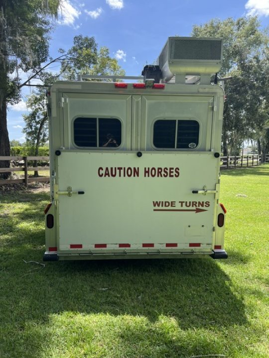 Used 2003 Elite Trailers 3 horse w/ 6' lq and generator Horse Trailer