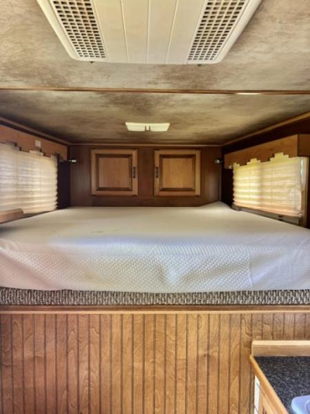 Used 2003 Elite Trailers 3 horse w/ 6' lq and generator Horse Trailer