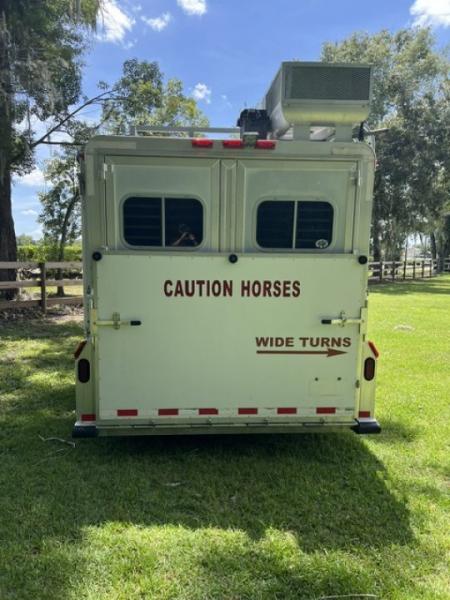 Used 2003 Elite Trailers 3 horse w/ 6' lq and generator Horse Trailer