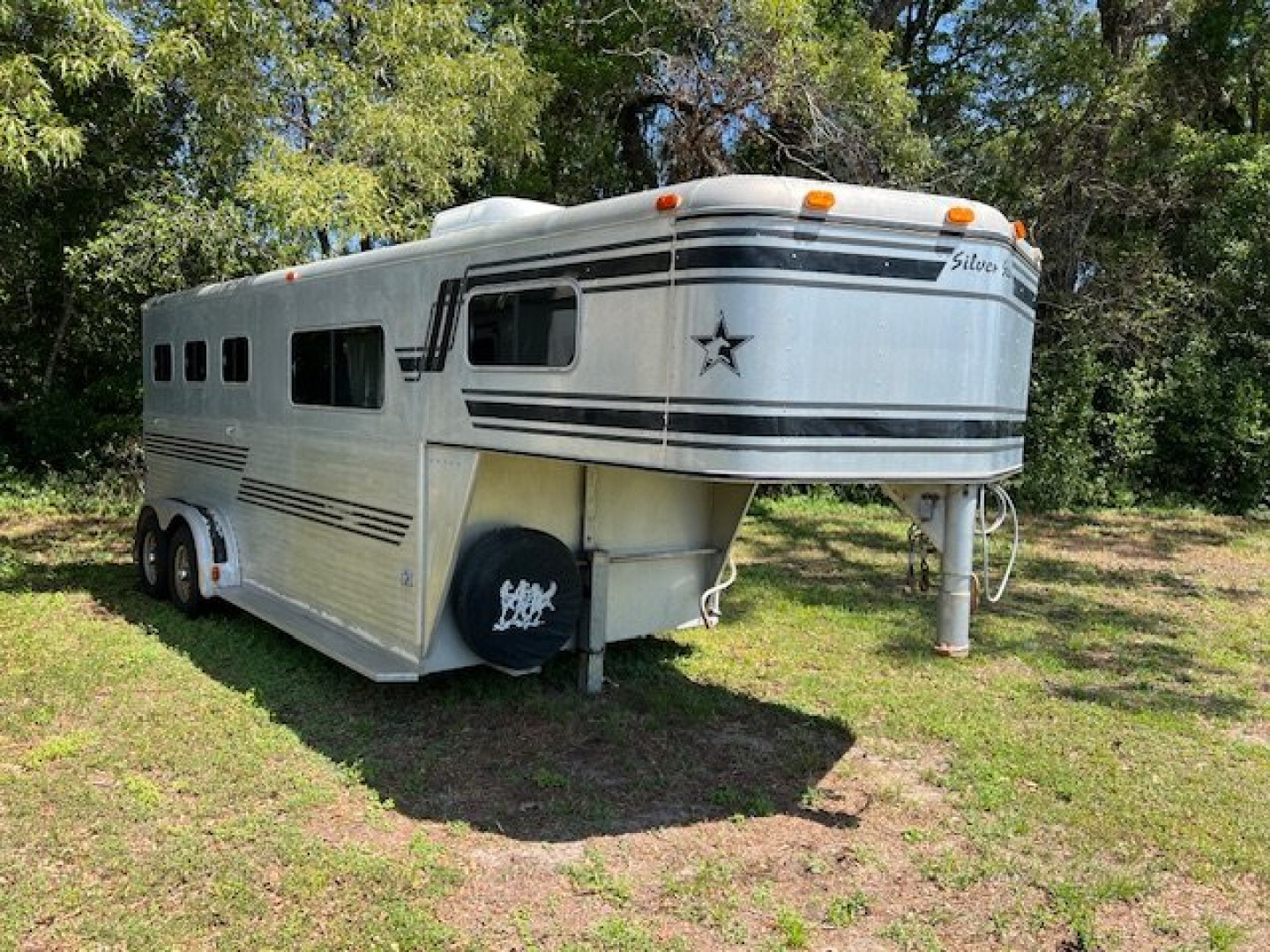 Used 1997 Silver Star 3 horse gooseneck w/ dressing room Horse Trailer