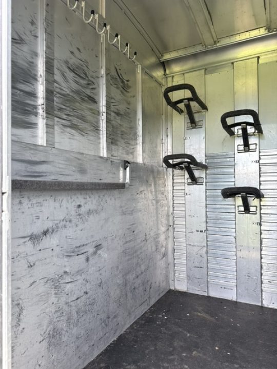 Used 2003 C&C 4 horse head to head Horse Trailer
