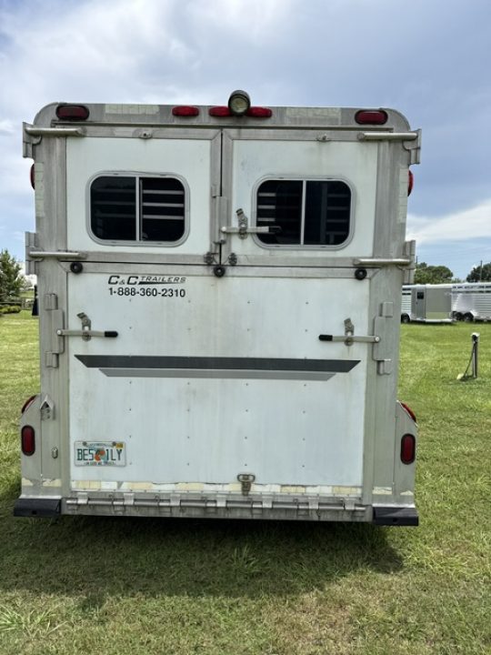 Used 2003 C&C 4 horse head to head Horse Trailer