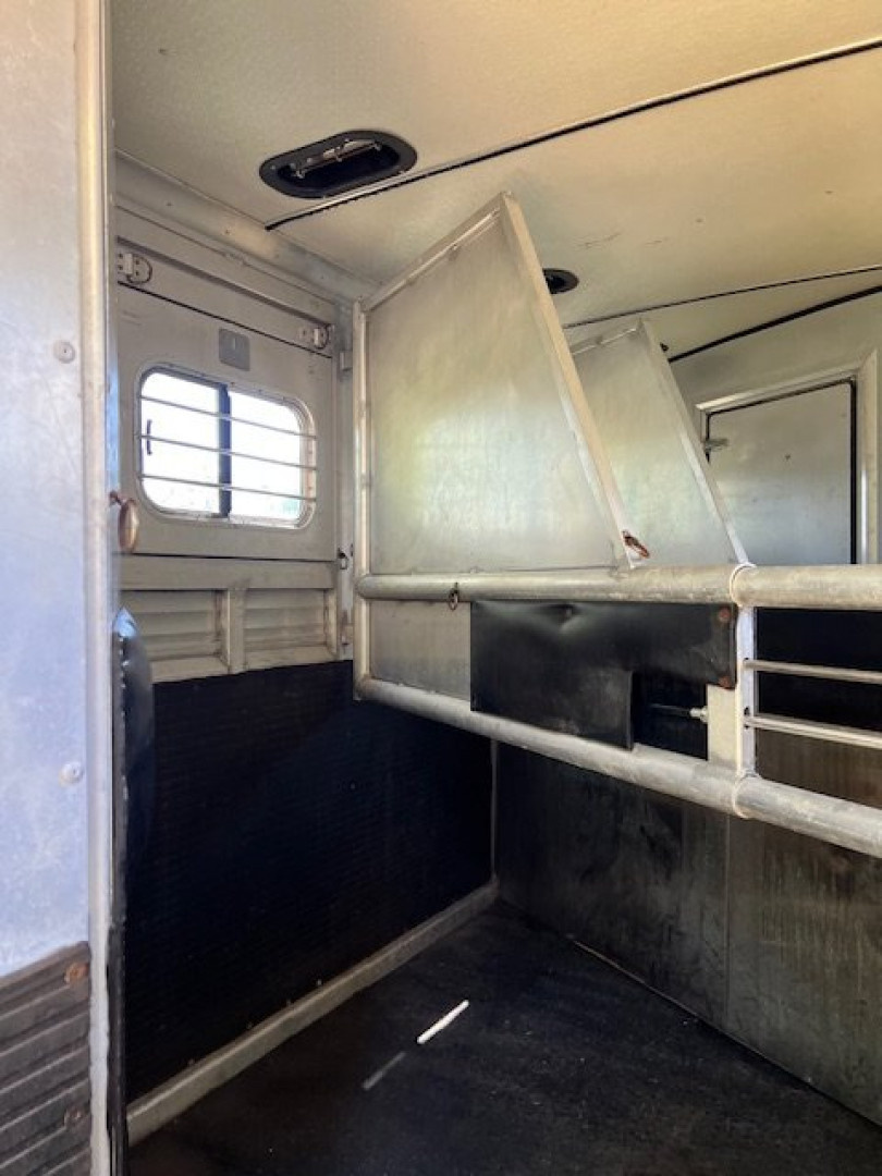 Used 1997 Silver Star 3 horse gooseneck w/ dressing room Horse Trailer