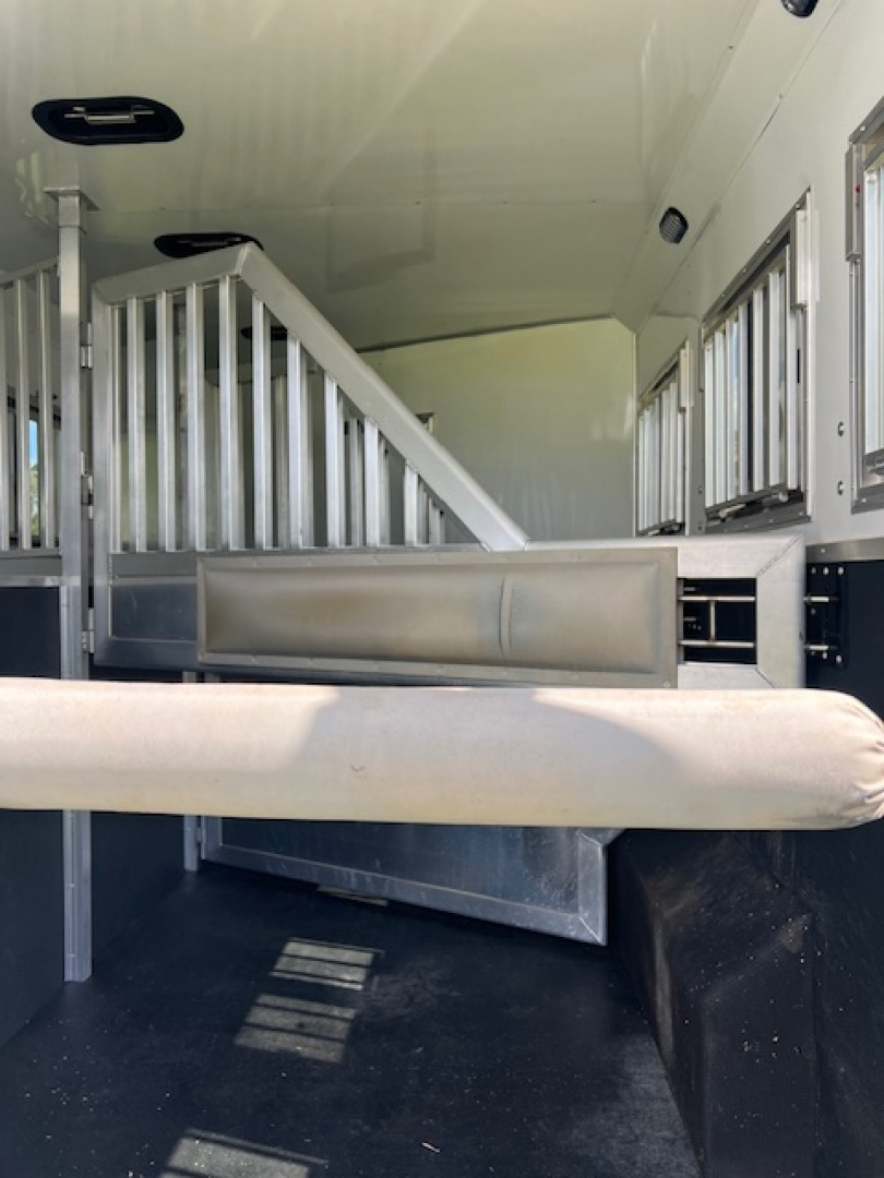 Used 2022 SMC 8' wide 3 horse Laramie 14' living quarters Horse Trailer