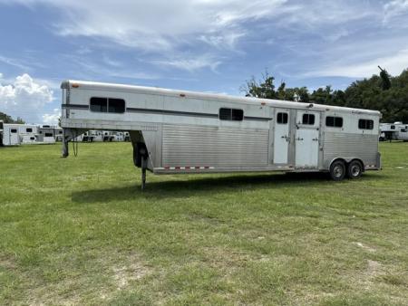 Used 2003 C&C 4 horse head to head Horse Trailer