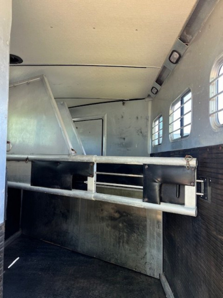 Used 1997 Silver Star 3 horse gooseneck w/ dressing room Horse Trailer