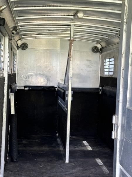 Used 2003 C&C 4 horse head to head Horse Trailer