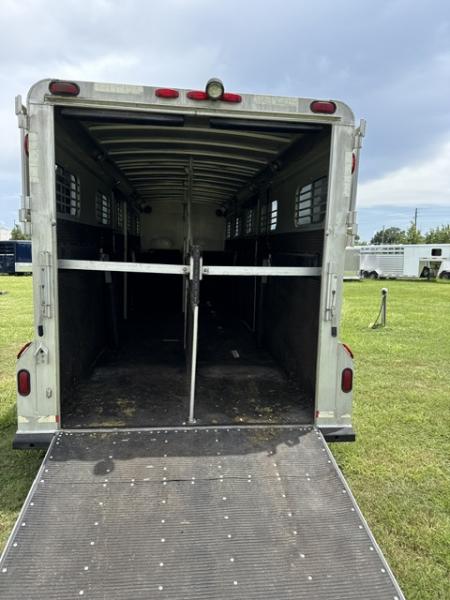 Used 2003 C&C 4 horse head to head Horse Trailer