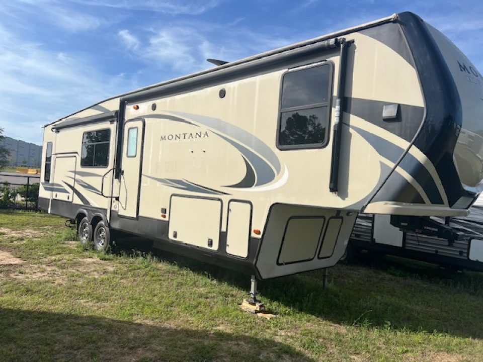 Used 2019 Keystone RV Montana High Country 345RL Fifth Wheel
