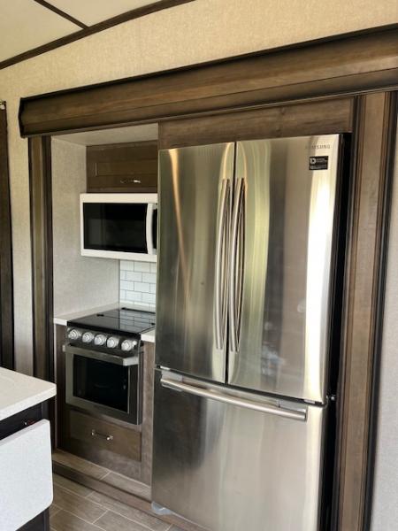 Used 2019 Keystone RV Montana High Country 345RL Fifth Wheel