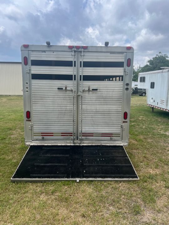 Used 1997 Sundowner Trailers 8' wide 4 horse w/ 10' lq and gen Horse Trailer