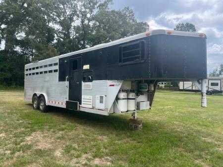 Used 1997 Sundowner Trailers 8' wide 4 horse w/ 10' lq and gen Horse Trailer