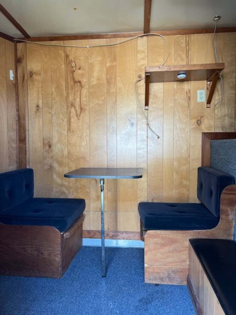 Used 1993 Sundowner 3 horse weekender Horse Trailer
