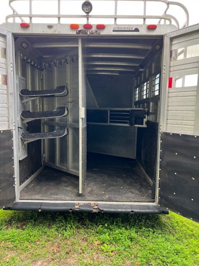 Used 1993 Sundowner 3 horse weekender Horse Trailer