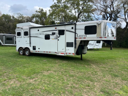 Used 2016 Lakota 8' wide 2 horse w/ 11' living quarters Horse Trailer