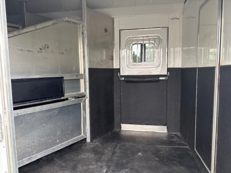 Used 2015 Exiss Trailers 8' wide 4 horse side load w/ 16' lq Horse Trailer