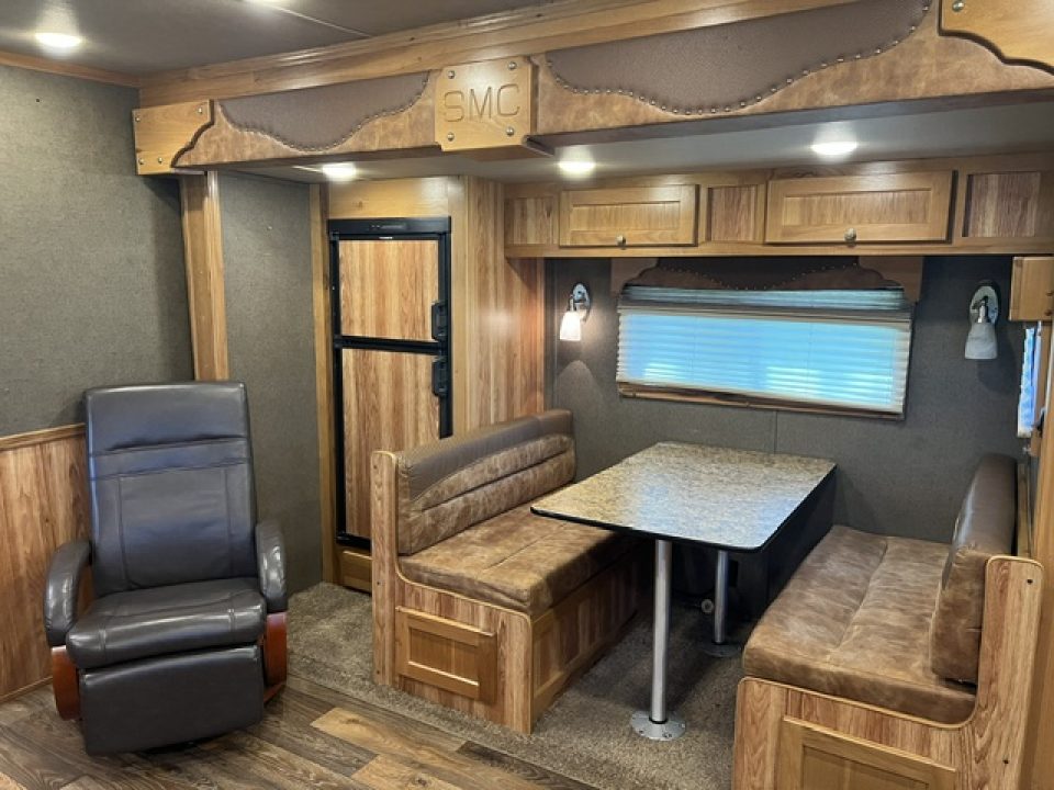 Used 2019 SMC 8' wide 3 horse w/16' living quarters with generator Horse Trailer