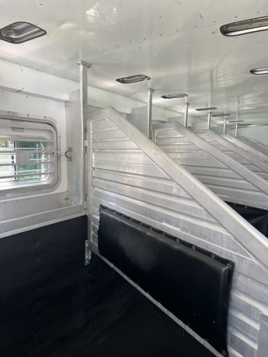 Used 2019 SMC 8' wide 3 horse w/16' living quarters with generator Horse Trailer