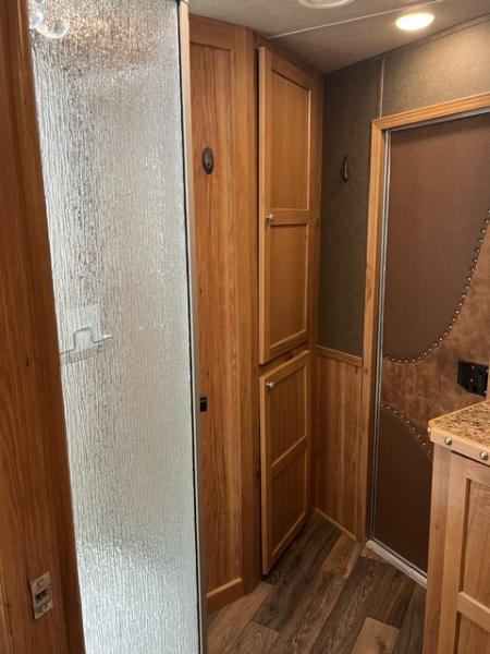 Used 2019 SMC 8' wide 3 horse w/16' living quarters with generator Horse Trailer