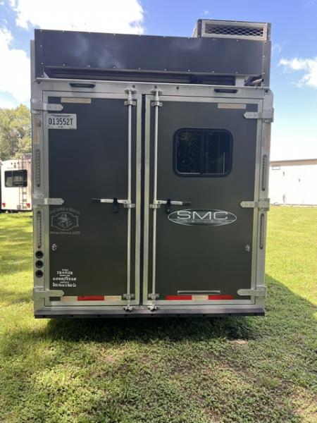 Used 2019 SMC 8' wide 3 horse w/16' living quarters with generator Horse Trailer