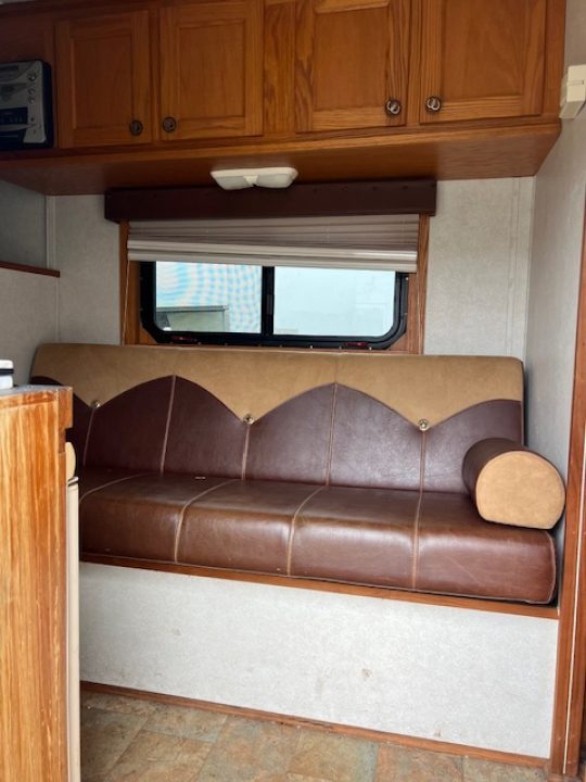 Used 2007 Double D 3 horse with 7' living quarters Horse Trailer