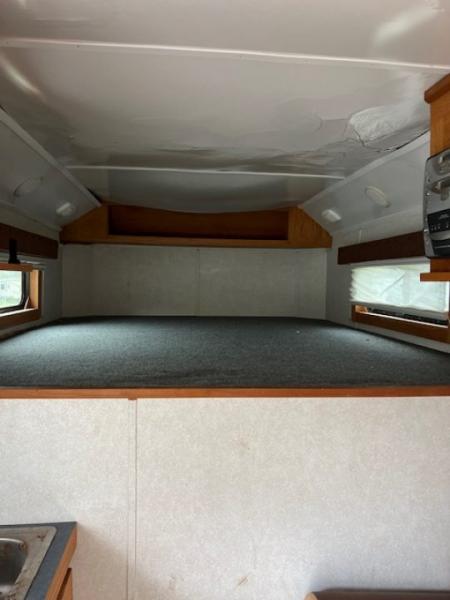 Used 2007 Double D 3 horse with 7' living quarters Horse Trailer