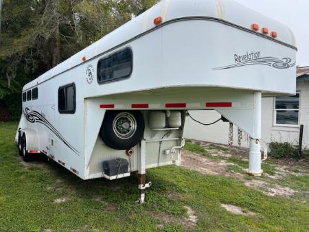 Used 2007 Double D 3 horse with 7' living quarters Horse Trailer