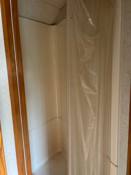 Used 2007 Double D 3 horse with 7' living quarters Horse Trailer