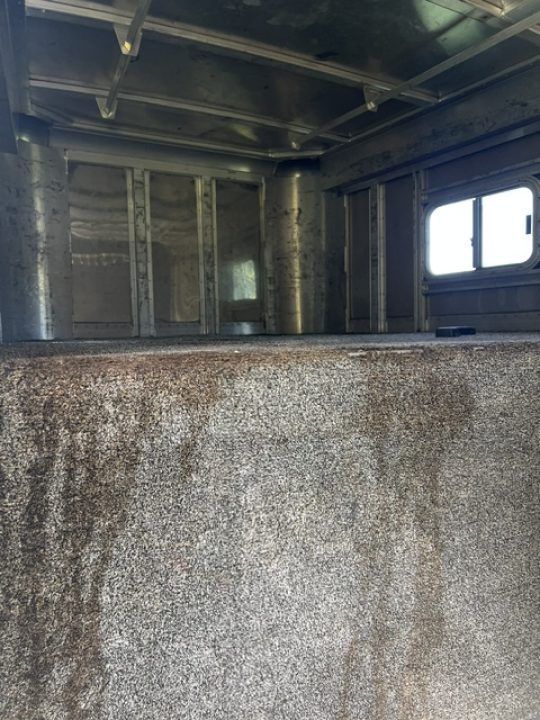 Used 1999 Featherlite Trailers 8 horse w/midtack and dressing room Horse Trailer
