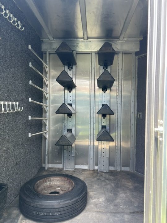 Used 1999 Featherlite Trailers 8 horse w/midtack and dressing room Horse Trailer