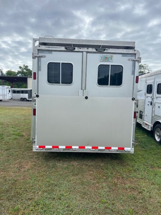 Used 2015 Featherlite Trailers 8' wide 3 horse w/ 12' living quarters Horse Trailer