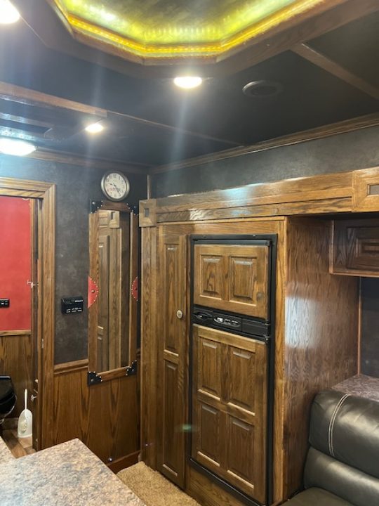 Used 2015 Featherlite Trailers 8' wide 3 horse w/ 12' living quarters Horse Trailer