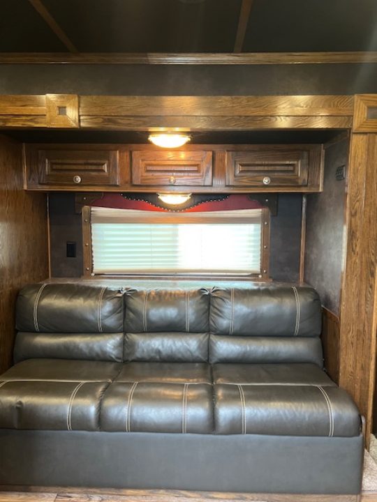 Used 2015 Featherlite Trailers 8' wide 3 horse w/ 12' living quarters Horse Trailer