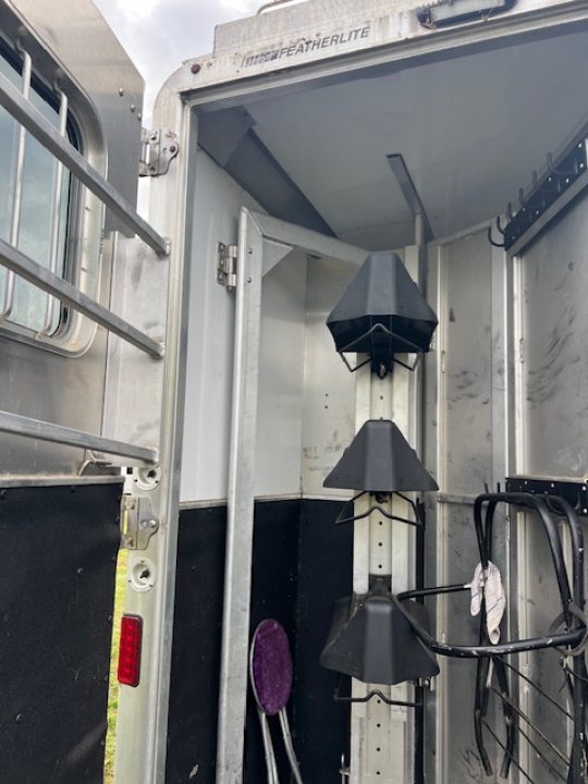 Used 2015 Featherlite Trailers 8' wide 3 horse w/ 12' living quarters Horse Trailer
