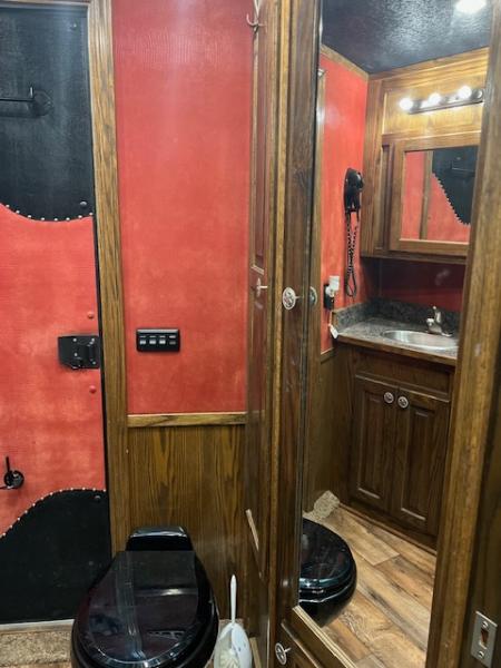 Used 2015 Featherlite Trailers 8' wide 3 horse w/ 12' living quarters Horse Trailer