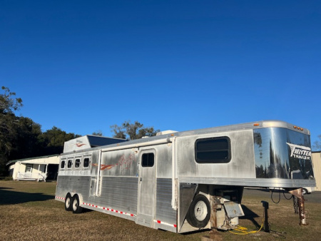 Used 2007 Twister 8' wide 4 horse w/ 13' living quarters and gen. Horse Trailer