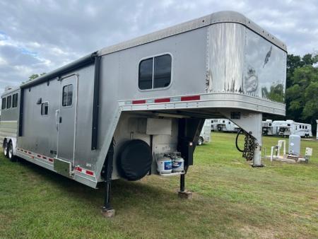 Used 2015 Featherlite Trailers 8' wide 3 horse w/ 12' living quarters Horse Trailer