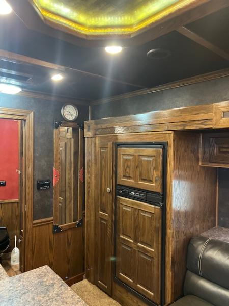 Used 2015 Featherlite Trailers 8' wide 3 horse w/ 12' living quarters Horse Trailer