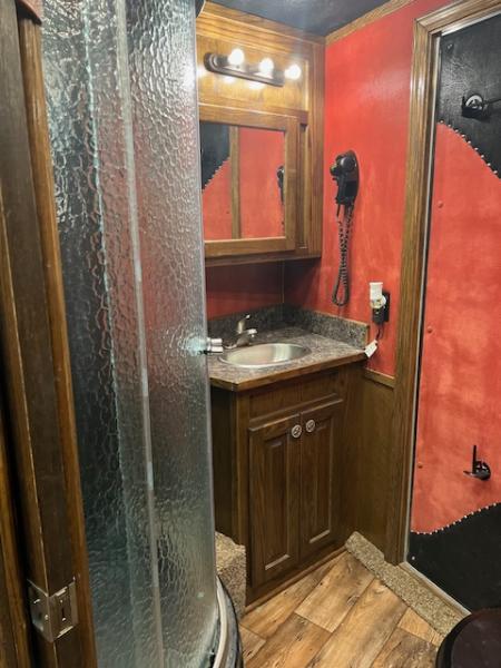 Used 2015 Featherlite Trailers 8' wide 3 horse w/ 12' living quarters Horse Trailer