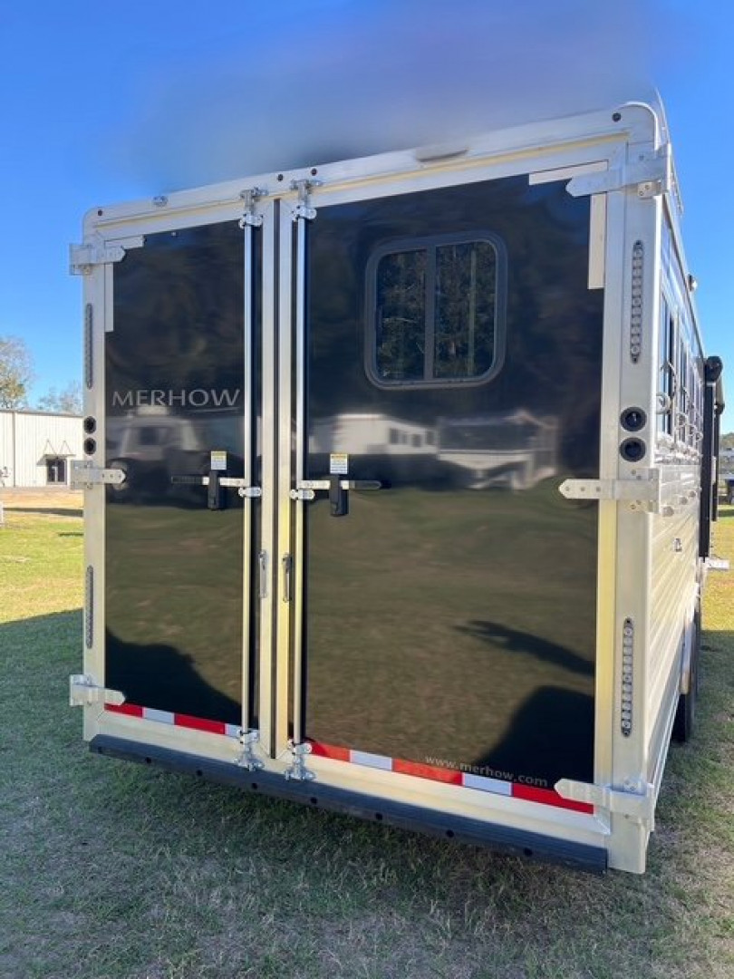 New 2025 Merhow Trailers 8' wide 4 horse w/ 14' living quarters Horse Trailer