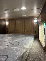 New 2025 Merhow Trailers 8' wide 4 horse w/ 14' living quarters Horse Trailer