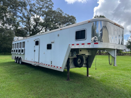 Used 2007 Exiss Trailers 8' wide 5 horse w/ 12' living quarters and gen Horse Trailer