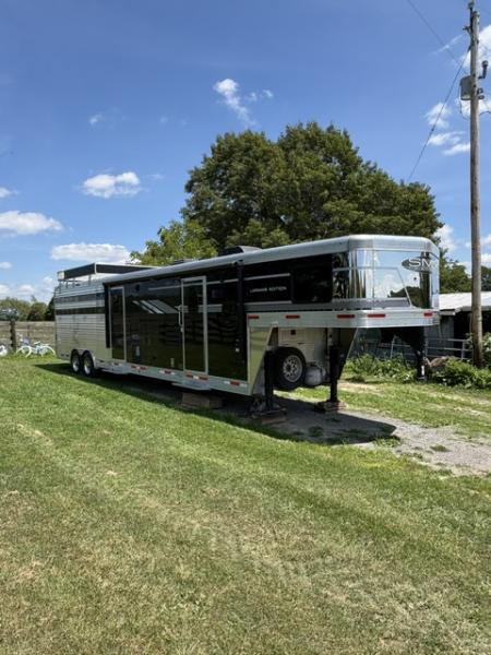 Used 2020 SMC Laramie 11'lq midtack and 14' stock Stock / Stock Combo Trailer