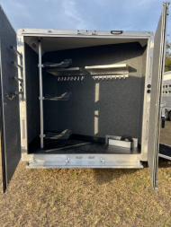 New 2025 Merhow Trailers 8' wide 3 horse side load w/14' lq Horse Trailer