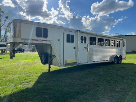 Used 2005 Featherlite Trailers 6 horse slant load with dressing room Horse Trailer