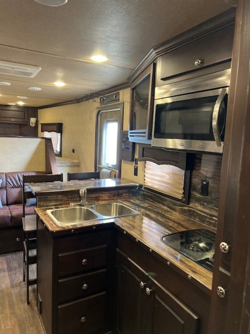Used 2018 Merhow Trailers 8' wide 4 horse w/17' living quarters Horse Trailer