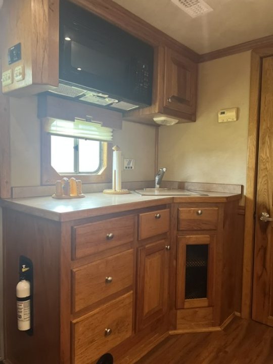 Used 2003 4-Star Trailers 8' wide 4 horse w/12' lq midtack and gen Horse Trailer