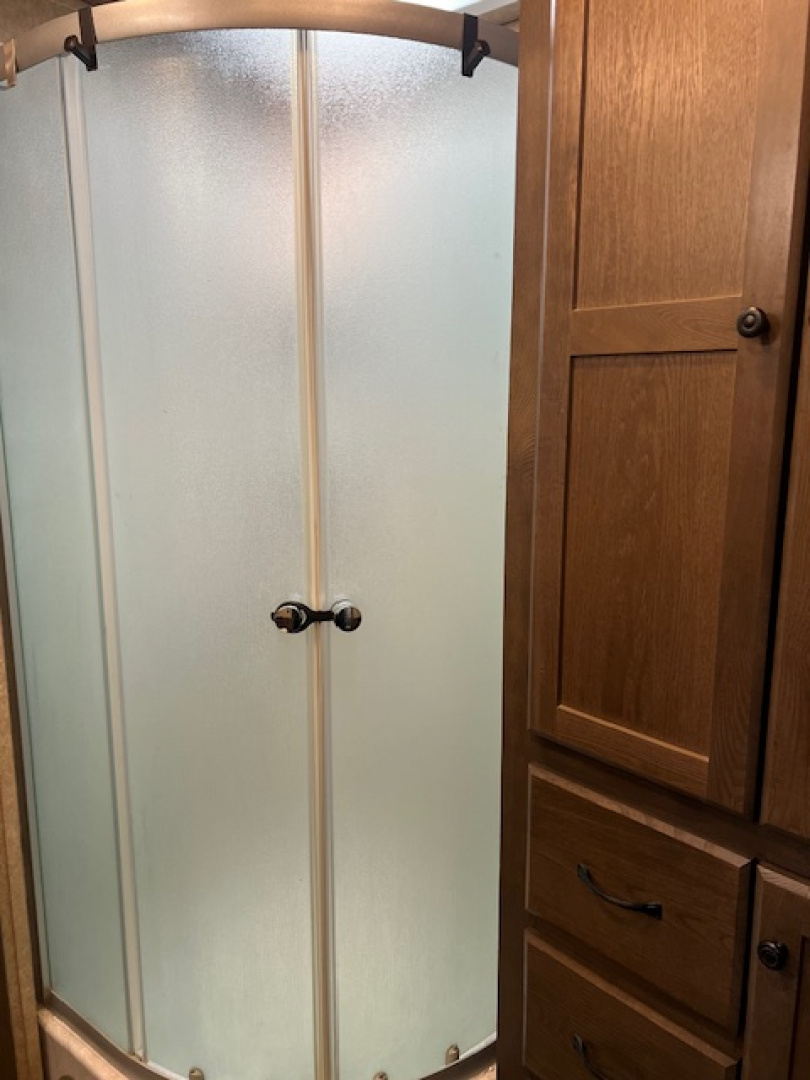 Used 2021 Lakota 8' wide 3 horse w/ 15' living quarters Horse Trailer